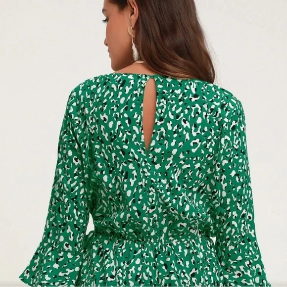 Lulu's Green Patterned Romper - Picture 2 of 7